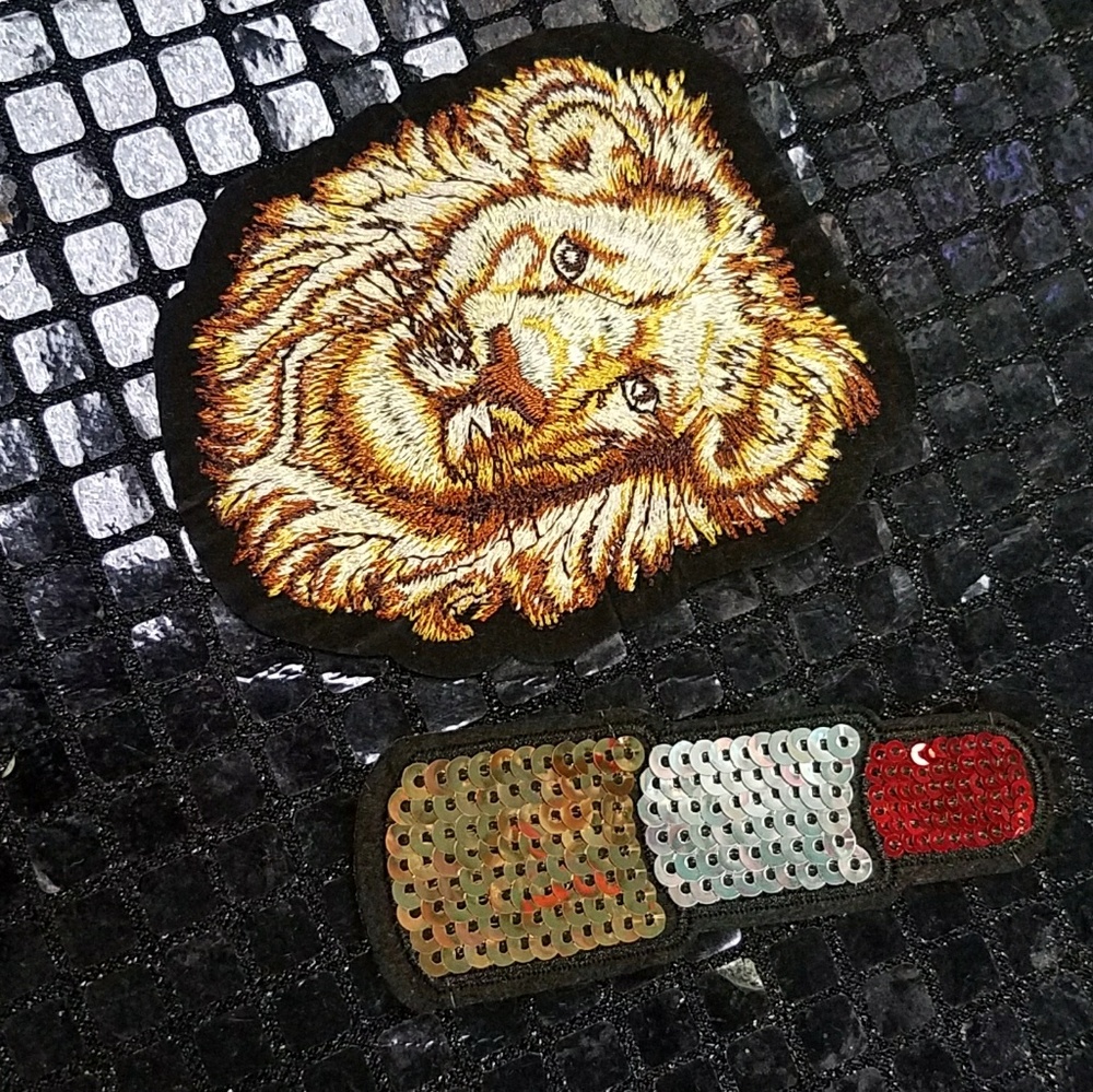 Mystery Packet of Embroidered Patches For Clothing - Picture 7 of 8